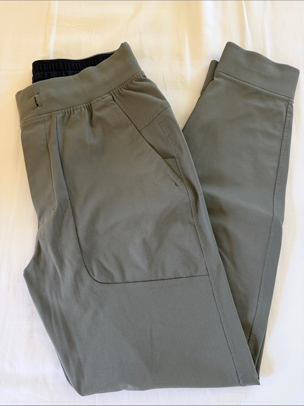 Lululemon Men's ABC Jogger Shorter 28”